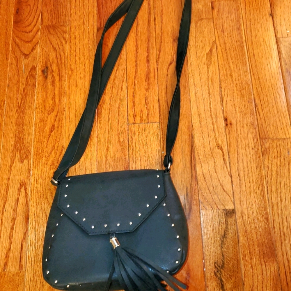 Small tassel bag